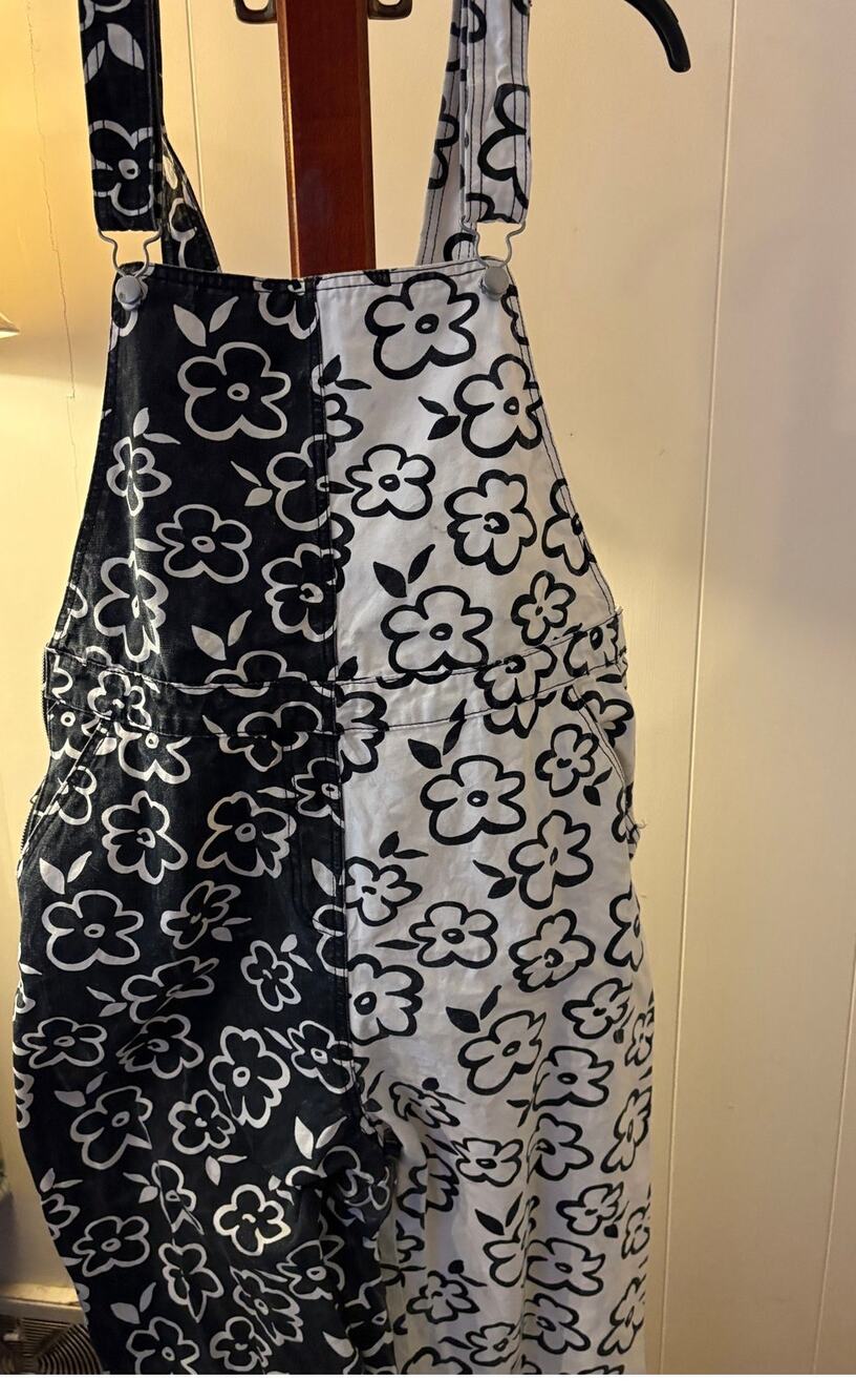 Forever 21 Black White Floral Overalls Sz XL